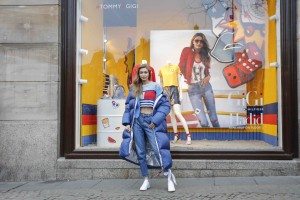 GIGI HADID TOGETHERTOUR PA AMS 2017