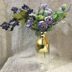 aranjament cu flori decorative