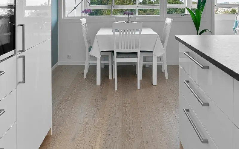 Distribuitorul de feronerie – factorul cheie in dezvoltarea atelierelor mici si mijlocii